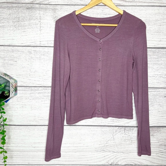 American Eagle Soft & Sexy Ribbed Long Sleeve Button Front Top Size Medium - Picture 1 of 5